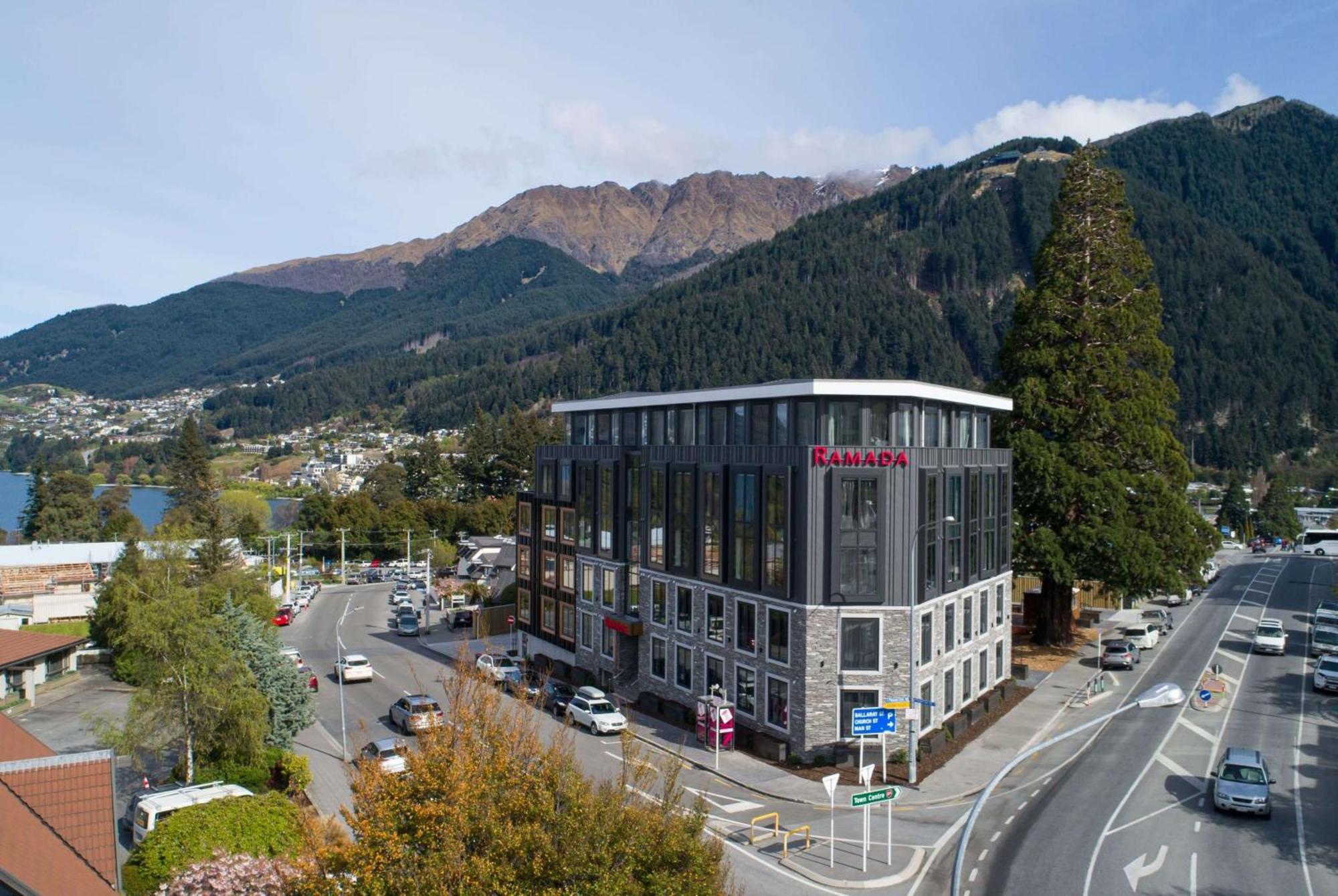 Ramada By Wyndham Queenstown Central Ngoại thất bức ảnh